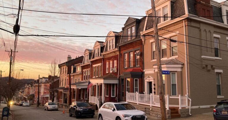 시의회에서 지연된 포함 구역 결정 토론의 다음 단계
    


