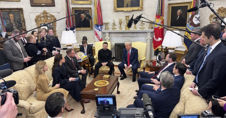 워싱턴이 열렬한 트럼프 젤렌 스키 회의에 어떻게 반응하고 있는지
    


