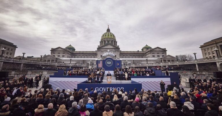 전 헤어 로커와 현재 의회 의원은 새로운 Pa. State Song - 그에 의해 작성되었습니다.
    


