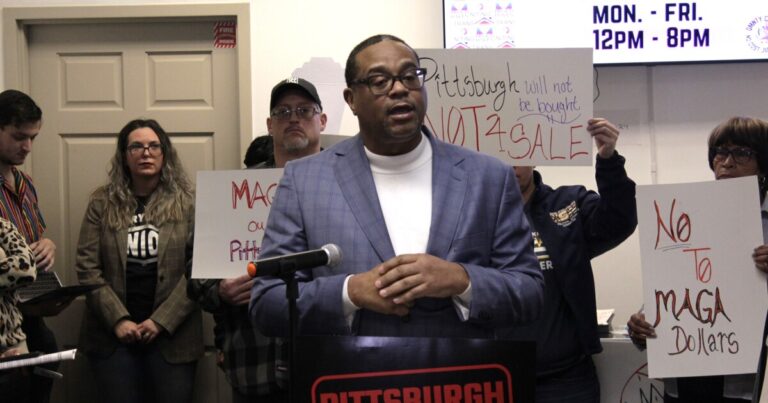 피츠버그 시장 경주에서 게인과 오코너는 '마가 폭행'에 대해 논쟁
    


