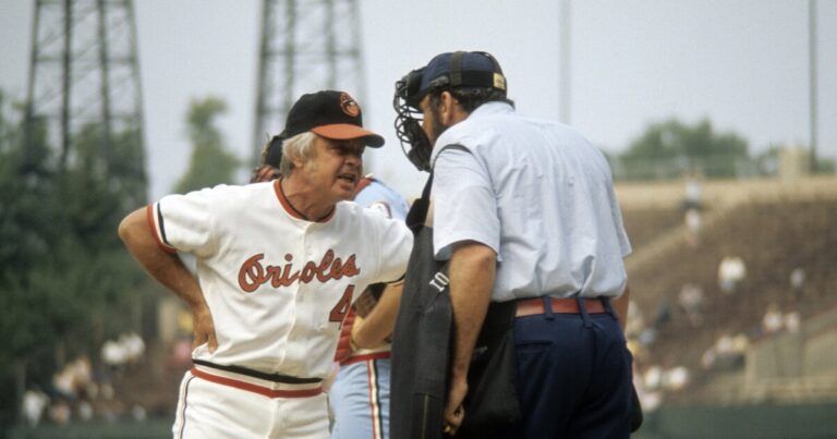 피츠버그 전기 작가 야구 Maverick Earl Weaver의 이야기
    


