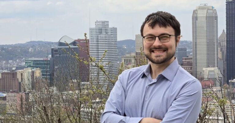 Alex Rose는 마지막 Allegheny County Council 좌석 중 하나에서 GOP를 쫓아 내고 있습니다.
