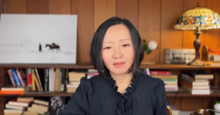 Chai Jing : 중국의 Lesley Stahl은 YouTube에서 스포트라이트로 돌아갑니다.
    


