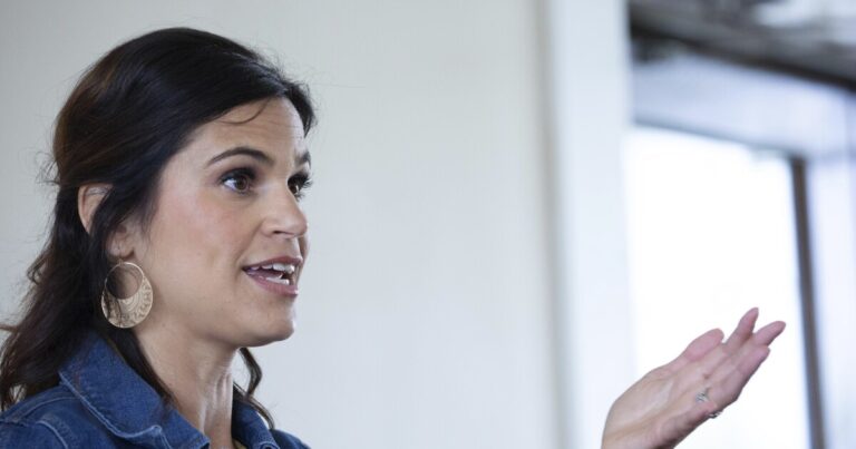 Mihalek은 입법 패키지를 컴파일하여 가공 식품, 첨가제에 '아니오'라고 말합니다.
