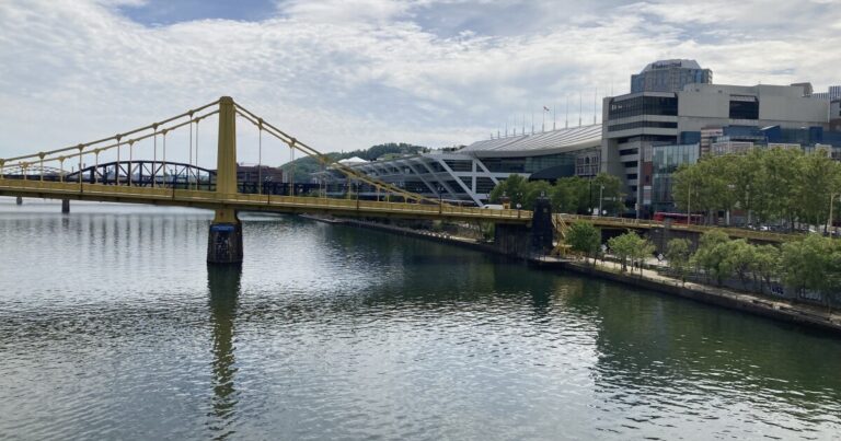 Riverlife는 '루프 완료'계획의 일부인 Allegheny Riverfront Park Reno에서 땅을 깰 수 있습니다.
    


