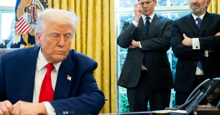 관세는 어디에 서 있습니까? 제자리에 무엇이 있는지 그리고 일시 중지에 무엇이 있는지 살펴보세요
    


