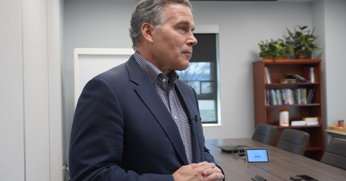 미국 상원 의원 데이브 맥코믹 (Dave McCormick)은 관세, NPR/PBS 자금 조달 및 취소 된 비자에 대한 질문에 답변합니다.