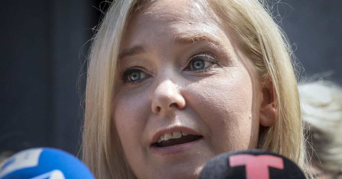 엡스타인 성매매 스캔들에서 앤드류 왕자를 비난 한 버지니아 주 우프 프레 (Virginia Giuffre)는 사망했다.