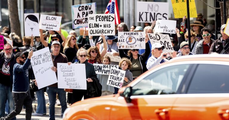 전문가는 Tesla의 브랜드를 재건하는 가장 좋은 방법은 머스크를 버리는 것입니다.
    


