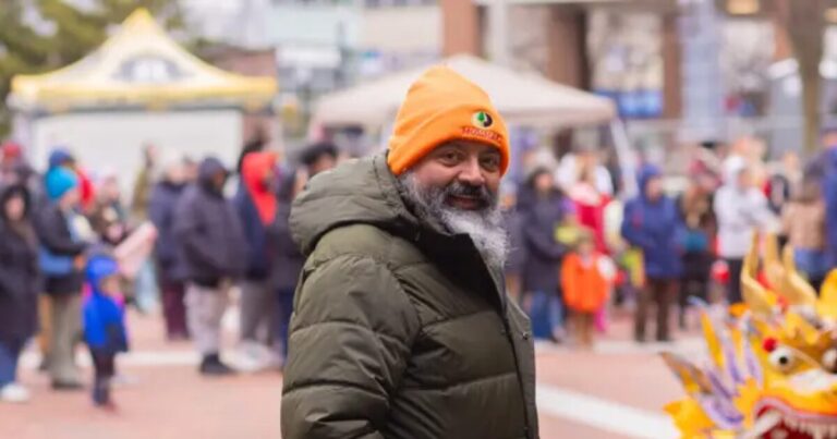 트럼프 +15 지구에서 민주당 제임스 말론의 놀라운 승리는 2026 년 중간에 의미
    


