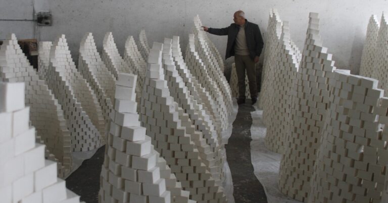 팔레스타인 비누는 이스라엘의 군사 작전이 끝나면서 유네스코 인정을받습니다.
    


