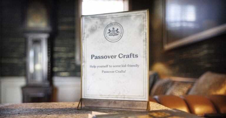 펜실베이니아 주지사의 집에 대한 방화 공격은주의 유대인들에게 외상을 불러 일으 킵니다
    


