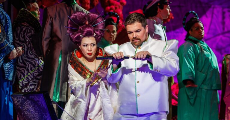 피츠버그 오페라는 새로운 'Madama Butterfly'를 해치
    


