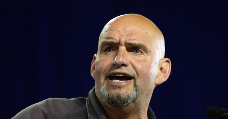 John Fetterman 상원 의원은 노조 관계자와의 만남에서 폭발로 경보를 높이고 AP 소식통은 말합니다.
