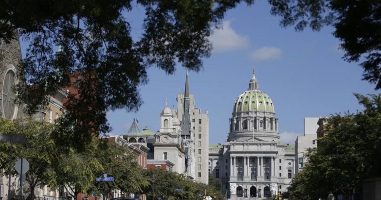 Pa. House는 청구서를 통과하여 일주일의 조기 투표를 허용하고 우편 투표 용지에 대한 더 많은 처리 시간
    


