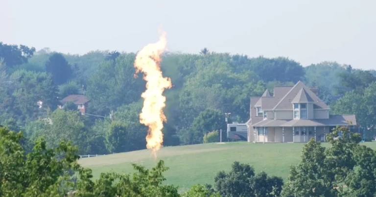 Pa. 상원 법안은 프 래킹을 제한하는 지역 사회의 충격 수수료를 줄입니다.
    


