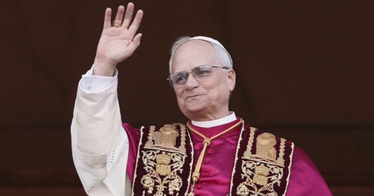 Robert Prevost 추기경의 첫 연설은 교황 레오 14 세
