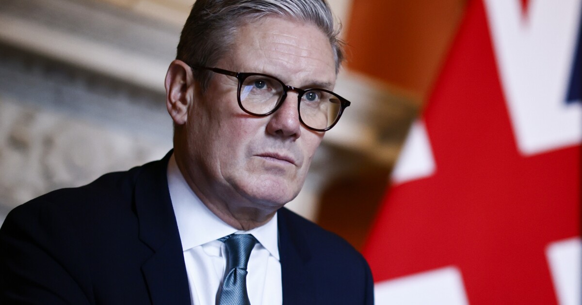 런던 경찰 체포 Keir Starmer의 오래된 집에서 화재의 용의자