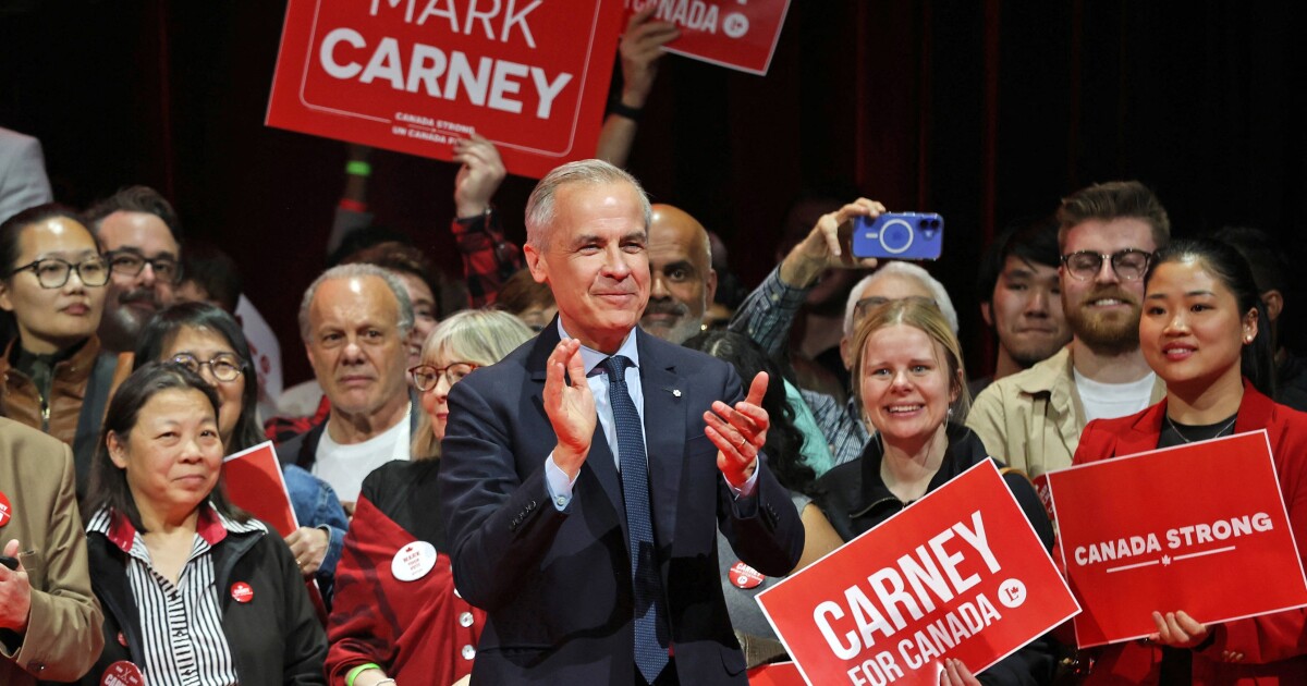 마크 카니 (Mark Carney)는 승리 연설에서 캐나다인들에게 '트럼프가 우리를 깨뜨리려고 노력하고 있다고 경고합니다.