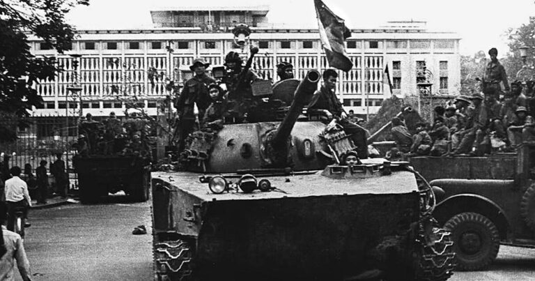 오늘은 사이공 가을 50 주년을 기념합니다. 이 기자가 거기에있었습니다
