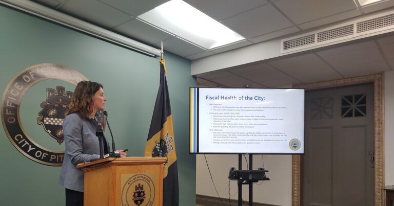 컨트롤러 Heisler는 피츠버그의 재정은 '관리 가능'하지만 우려의 원인을 제공한다고 말합니다.
