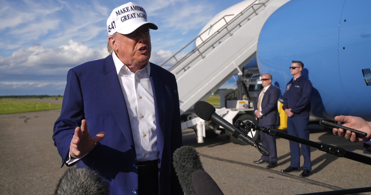 트럼프는 7 월까지 유럽 연합에서 50%의 관세를 위협 할 것이라고 말했다.