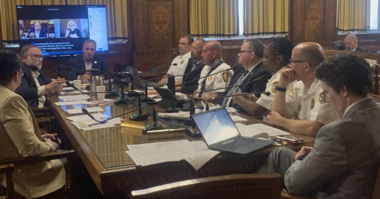 피츠버그의 '개입'이 필요한 공공 안전 함대는 말했다.
    


