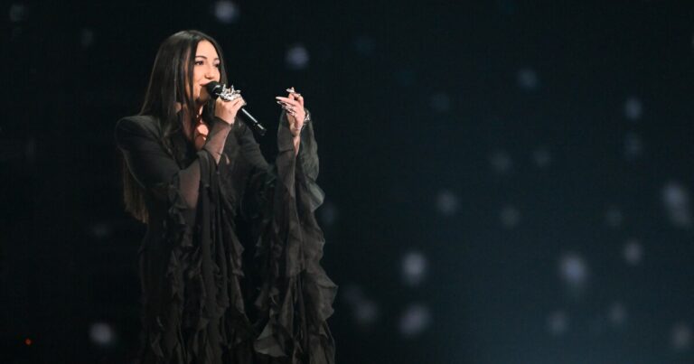 하마스 공격 생존자 인 유발 라파엘 (Yuval Raphael)은 유로 비전에서 이스라엘을 대표합니다.
    


