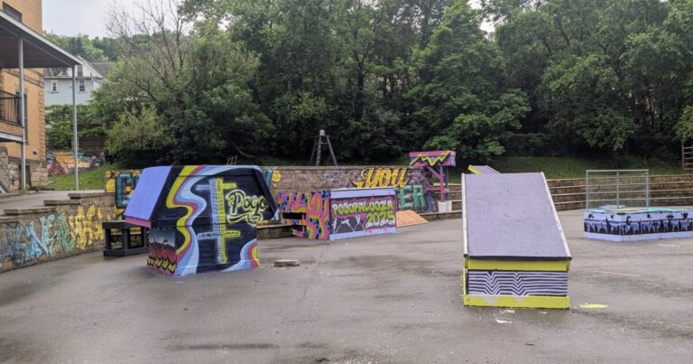 Pogopalooza - Pogo World Championships - 피츠버그로 다시 튀어 나옵니다.
    


