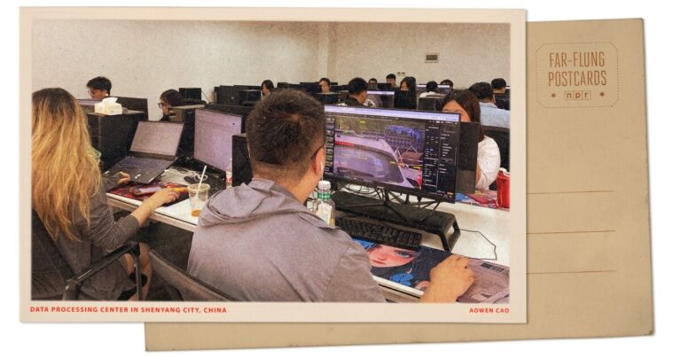 노동자들이 '퇴직자'와 같은 방식으로 AI 데이터를 분류하는 중국의 샤에서 인사
    


