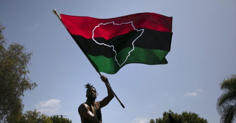 롤러 스케이팅 유리 부는 - 올해 피츠버그에서 주네 테를 축하 할 곳
    


