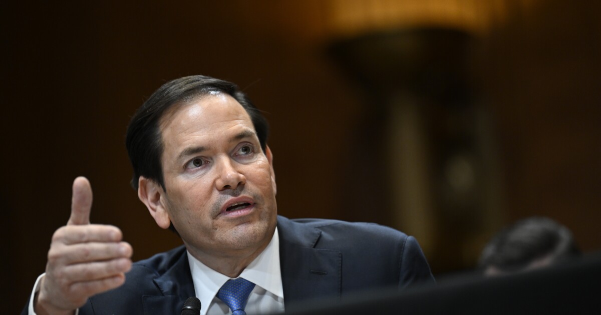 루비오가 중국 학생들의 비자를 철회하려는 움직임은 비난을 불러 일으킨다