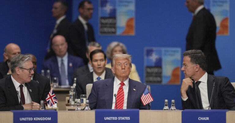 상원 공화당은 트럼프의 정책 법안을 통과하기 위해 경쟁합니다. 그리고 NATO Summit의 테이크 아웃
    


