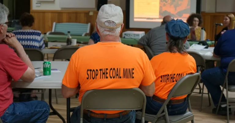 서부 펜실베니아에서 새로운 광산 확장은 주민들이 근처에 걱정하고 있습니다.
    


