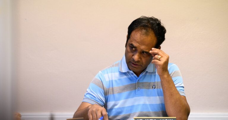 연방 판사는 전 지역 PA에 감옥 시간을 전달합니다. 시장의 인종을 훔치려는 공무원
    


