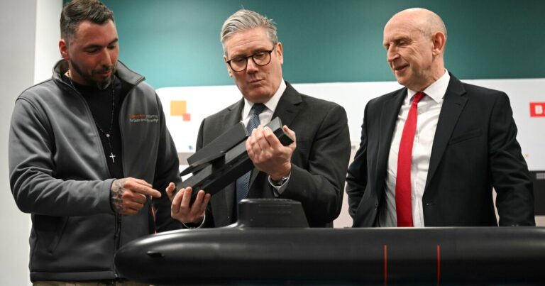 영국 총리가 러시아와 마주하기 위해 더 큰 군대를 요구하는 이유
