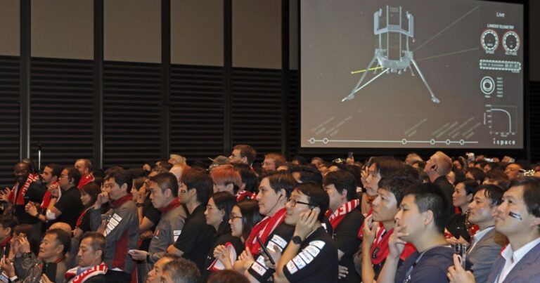 일본의 사적인 음력 랜더는 실패한 임무에서 달로 충돌합니다.
