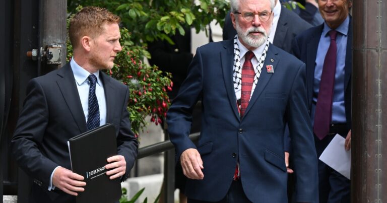 전 Sinn Fein 지도자 인 Gerry Adams는 스파이 살인 주장에 대한 BBC에 대해 Libel 사건을 획득합니다.
    


