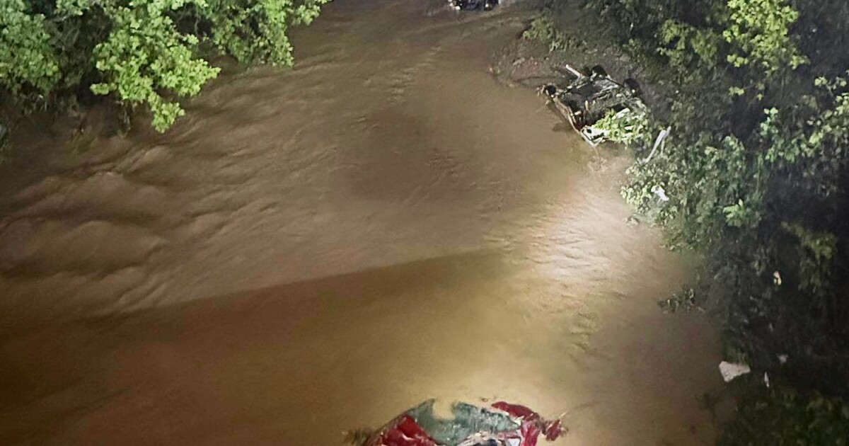 '최악의 대자연': 플래시 홍수 사망자 통행료는 웨스트 버지니아에서 6으로 올라갑니다.