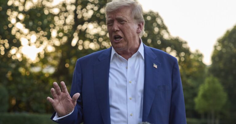 트럼프는 이스라엘과이란에서 래싱을 한 후 '휴전이 적용됩니다'라고 말합니다.
    


