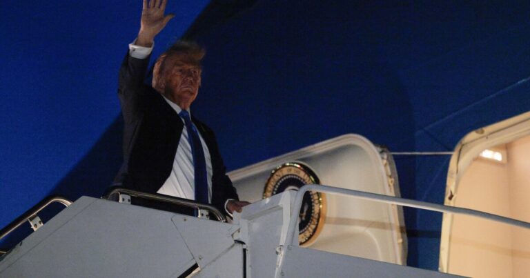 트럼프는이란에 대한 수사를 강화시킨다. 그리고 미국 거리 마약 사망자가 증가합니다
    


