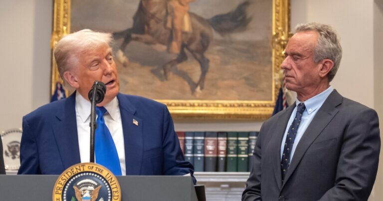 판사는 일부 NIH 보조금을 불법으로 삭감하여 40 년 동안 그런 차별을 본 적이 없다고 말합니다.
    


