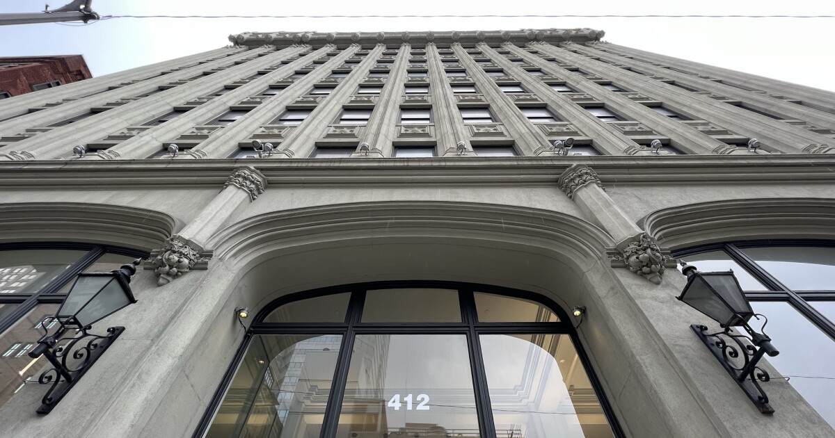 피츠버그 컨트롤러는 재정, 도시 주택 당국의 목표에 대한 자세한 정보를 요구합니다.