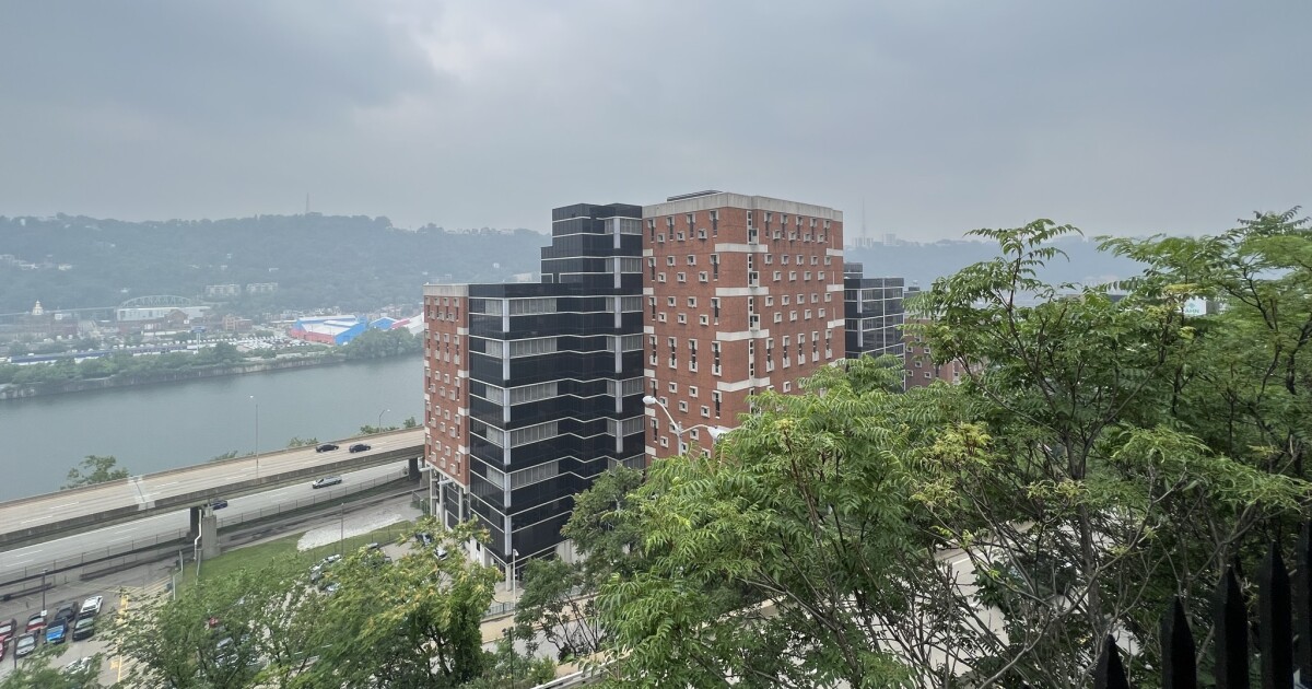 Allegheny County Jail 감독위원회 관행은 투명성 법을 위반할 수 있다고 비평가들은 말합니다.