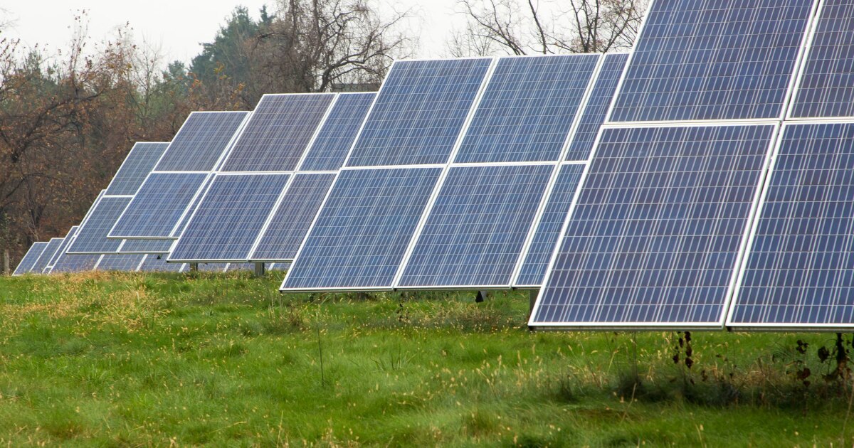 PA를 절약하기위한 인기있는 이당 태양 광 프로그램. 에너지 비용에 대한 학교는 곧 어두워 질 수 있습니다.