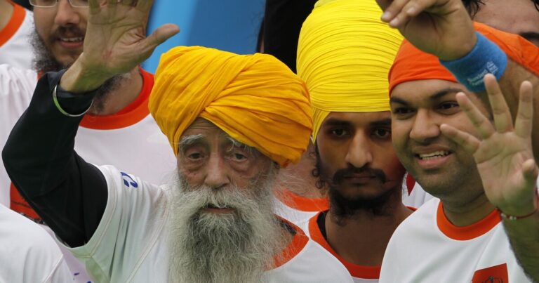 나이는 인도의 사랑하는 센테나 마라톤 러너를 죽이지 않았다. 과속 차량이 그랬습니다.
    


