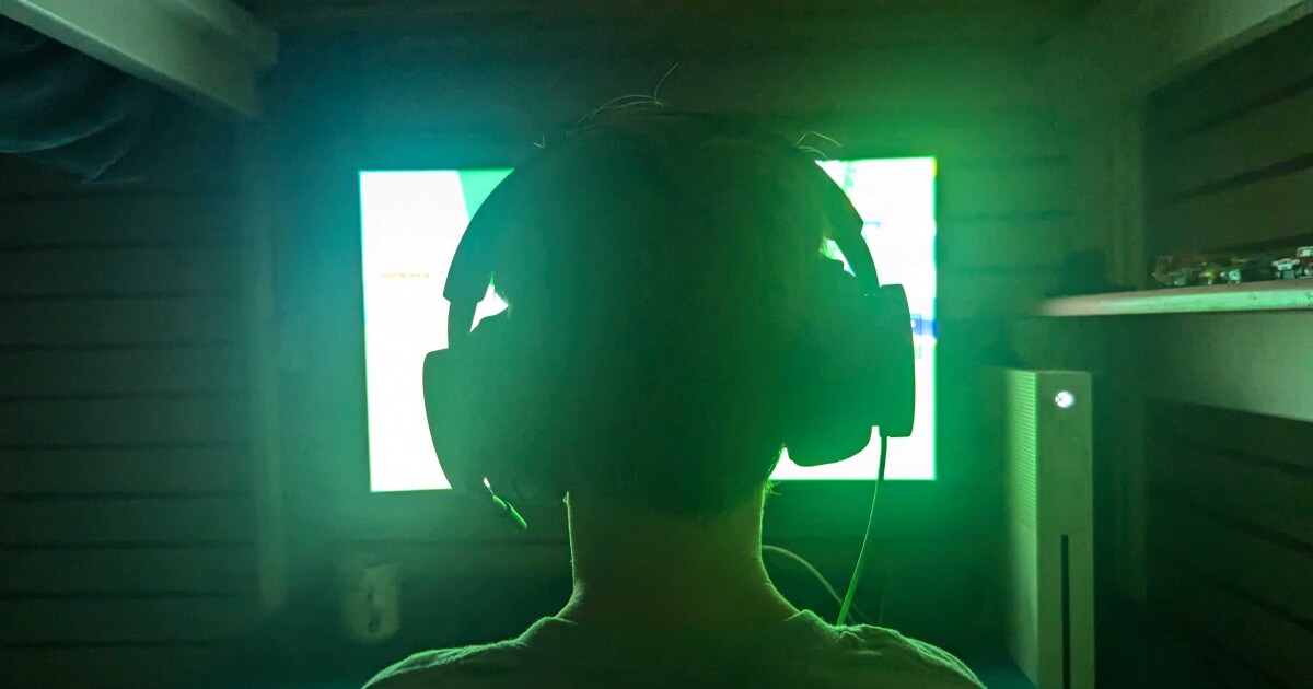 스크린 시간 또는 취침 시간? 새로운 Pitt Research는 우울증, 수면 및 스크린 사용 간의 연관성을 보여줍니다.