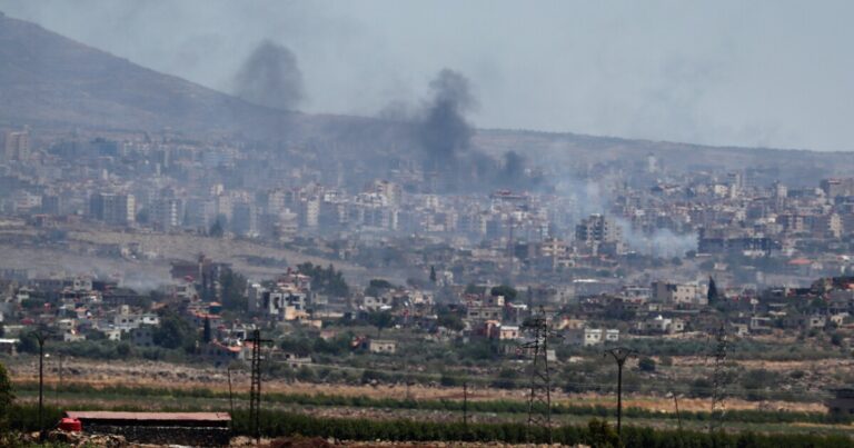 시리아 군대가 드루 제 그룹과 충돌함에 따라 다마스커스에서 이스라엘 파업
    


