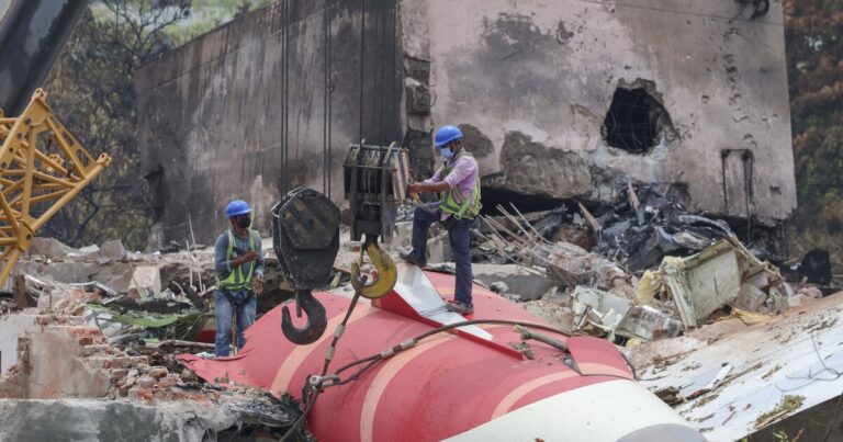 예비 보고서에 따르면 Air India Boeing 787 충돌 전에 연료 스위치가 차단되었습니다.
