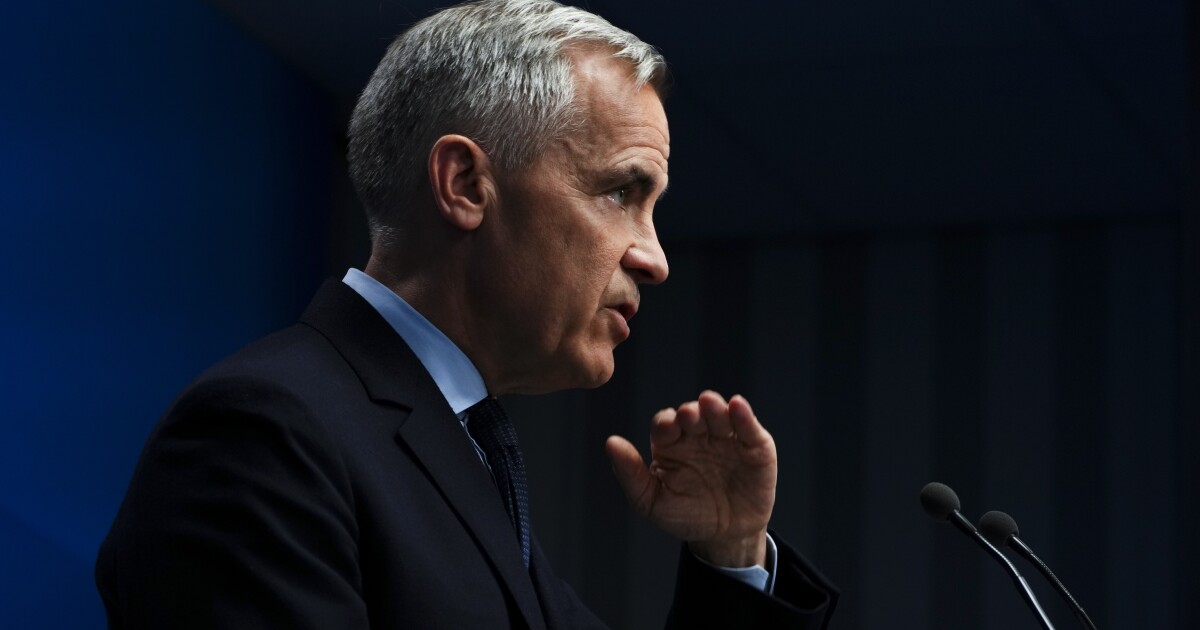 캐나다 총리는 캐나다가 기술 세금을 철회 한 후 미국 무역 협상 이력서